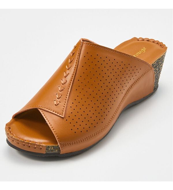 BELLUNA（ベルーナ）の「牛革柔らかフットベットウェッジサンダル（サンダル・ミュール）」｜キャメル