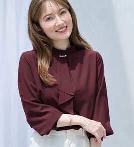 alotta（アロッタ）の「上品見えパール付きボウタイタックブラウス（ブラウス）」