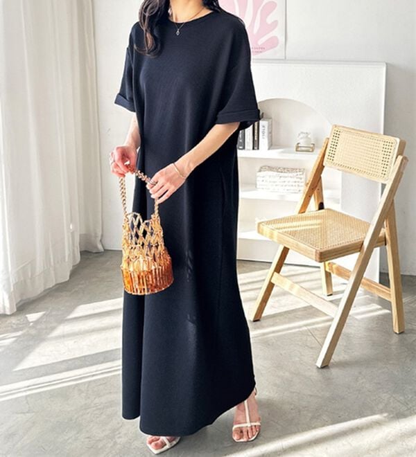 GeeRA（ジーラ）の「【ひんやり/着痩せ】ハーフジップ大人Ｔシャツワンピース（カットソーワンピース）」｜詳細画像