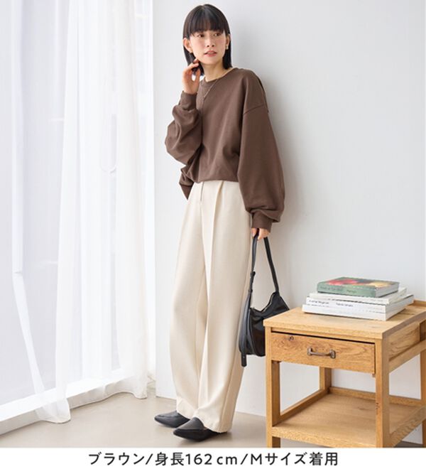 Viola e Viola（ヴィオラ エ ヴィオラ）の「袖ボリューム裏毛スウェットトップス（カットソー）」｜詳細画像