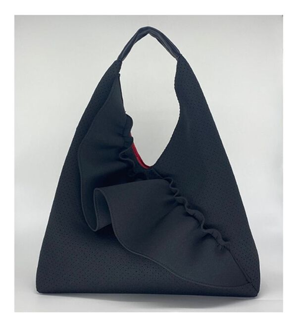 BELLUNA（ベルーナ）の「軽量大人フリル三角トート（ハンドバッグ）」｜詳細画像