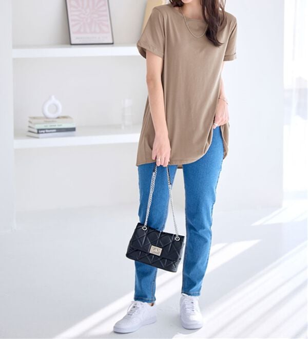 Viola e Viola（ヴィオラ エ ヴィオラ）の「すっきり魅せ切替Ａラインチュニック（チュニック）」｜詳細画像