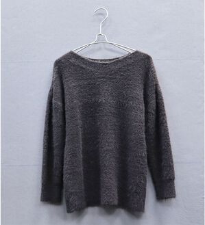 BELLUNA（ベルーナ）の「シャギーニットボートネックプルオーバー（ニット・セーター）」｜チャコール