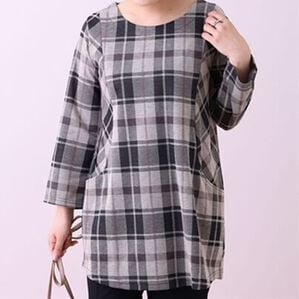 BELLUNA（ベルーナ）の「ジャカード素材ポケットデザインチュニック（チュニック）」｜モカ系