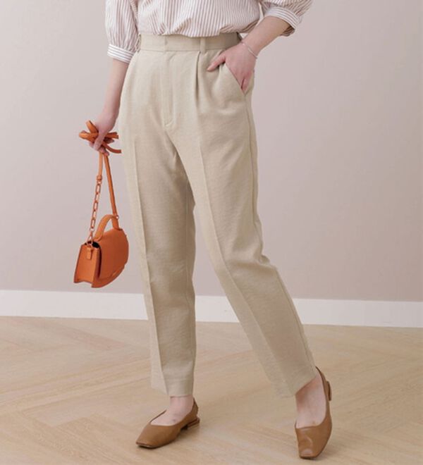 BELLUNA（ベルーナ）の「麻調素材テーパードパンツ（テーパードパンツ）」｜ベージュ