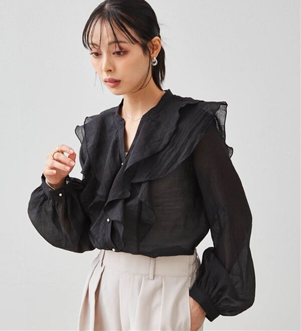 RANAN（ラナン）の「ラッフルフリルシアーキーネックブラウス（ブラウス）」｜詳細画像