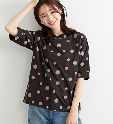 BELLUNA（ベルーナ）の「ランダムドット柄ワイドネックプルオーバー（カットソー）」