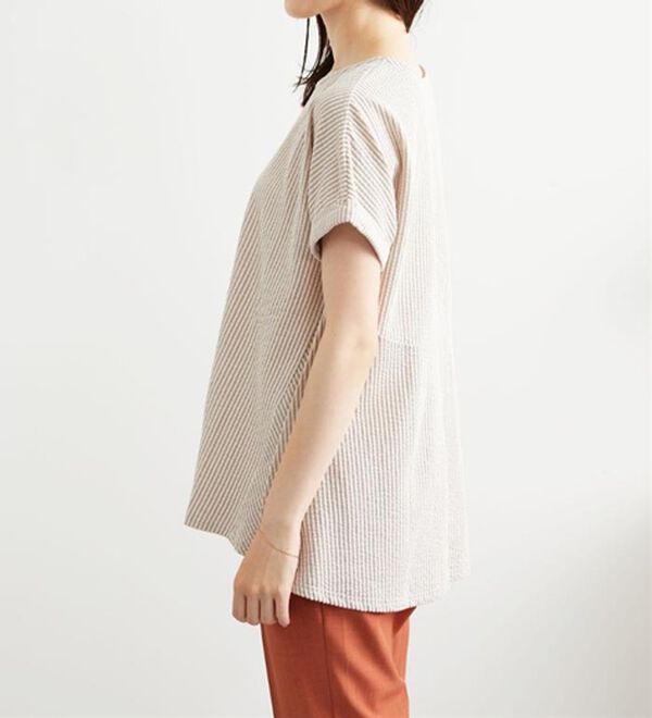 BELLUNA（ベルーナ）の「ニットサッカー素材ペプラムプルオーバー（カットソー）」｜詳細画像