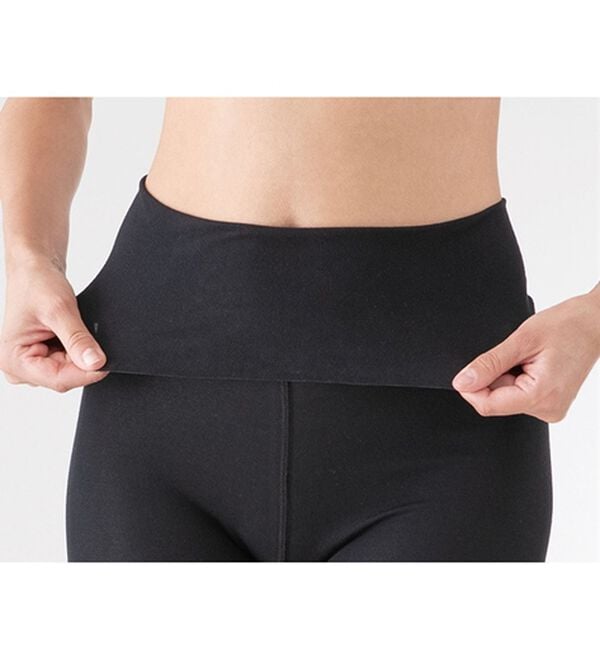 LAVIENNE（ラヴィエンヌ）の「吸湿発熱フラット仕立ての綿混腹巻付５分丈レギンス（肌着・インナーウェア）」｜詳細画像