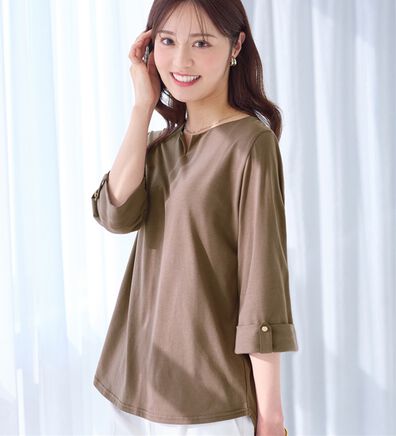 alotta（アロッタ）の「柔らか綿混素材金ボタンデザインＴシャツ（カットソー）」