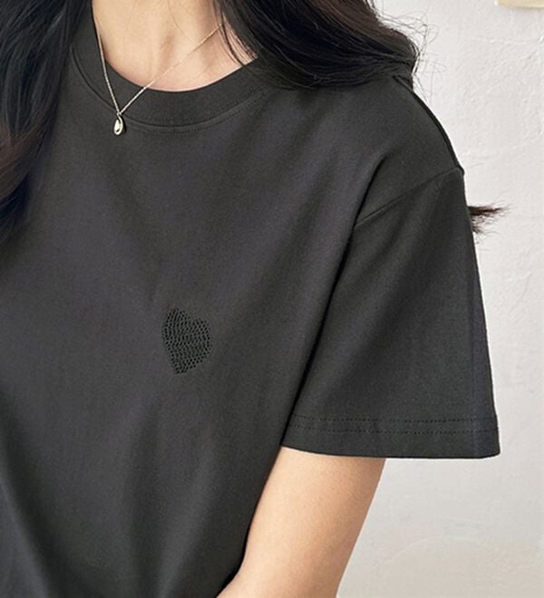 GeeRA（ジーラ）の「綿１００％アソート１ポイント刺しゅうＴシャツ（カットソー）」｜詳細画像