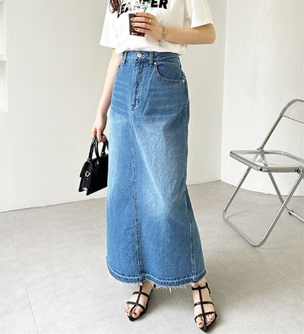 GeeRA（ジーラ）の「バックスリットデニムロングスカート（ロングスカート）」｜詳細画像