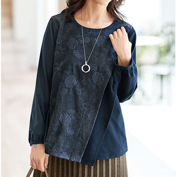 BELLUNA（ベルーナ）の「コーデュロイ使い刺しゅうデザインブラウス（ブラウス）」｜ネイビー