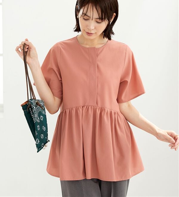 BELLUNA（ベルーナ）の「さらっと軽やか！ペプラムチュニック（チュニック）」｜ピンク