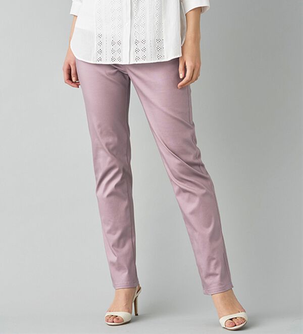 BELLUNA（ベルーナ）の「サラリ速乾！綿サテンストレッチカラーパンツ（フルレングスパンツ）」｜詳細画像