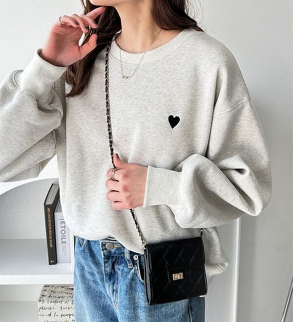 GeeRA（ジーラ）の「ロゴ＆ハート刺しゅう裏起毛スウェット（トレーナー・スウェット）」｜詳細画像