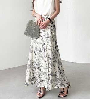 GeeRA（ジーラ）の「切替フレアーロングスカート（ロングスカート）」｜アイボリー系花柄