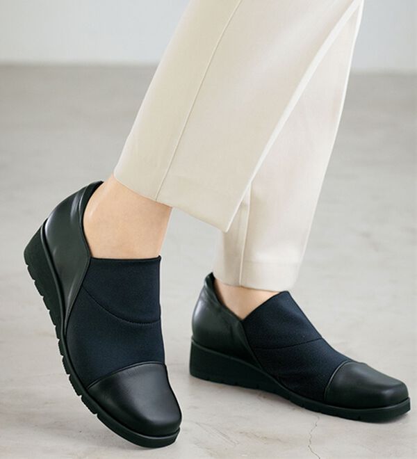 ルフラン（ルフラン）の「＜ラシーナコンフォート＞４Ｅストレッチスリッポン（スリッポン）」｜ブラック