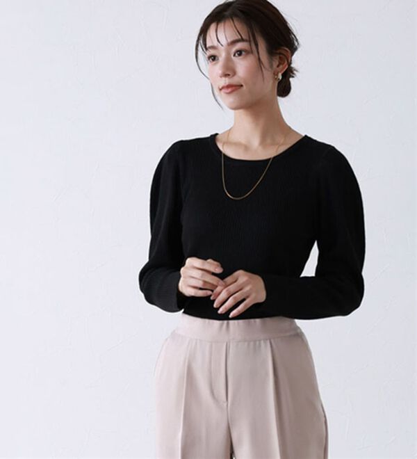 Pierrot（ピエロ）の「【選べるネック】パワーショルダーリブニット（ニット・セーター）」｜詳細画像