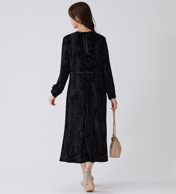 BELLUNA（ベルーナ）の「艶めきベロア素材バックリボンワンピース（その他ワンピース）」｜詳細画像