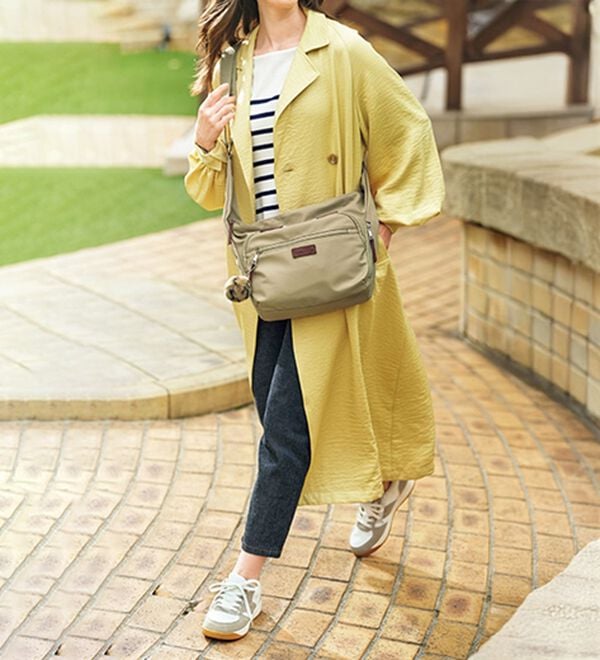 BELLUNA（ベルーナ）の「＜Ｓｏｉｔｔｏ　Ｍｅ＞レースアップスニーカー（スニーカー）」｜詳細画像