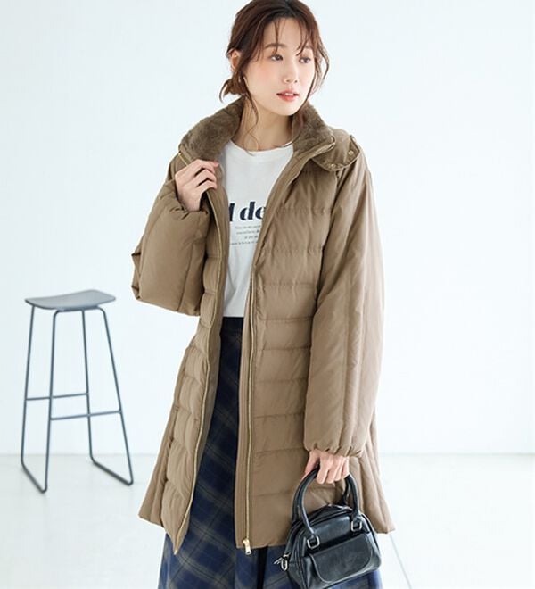 BELLUNA（ベルーナ）の「細見え！フレンチダウン使いダブルステッチロング丈コート（ロングコート）」｜モカ