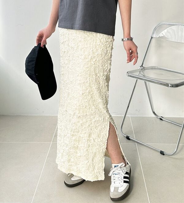 GeeRA（ジーラ）の「スリットジャカードスカート（ロングスカート）」｜アイボリー