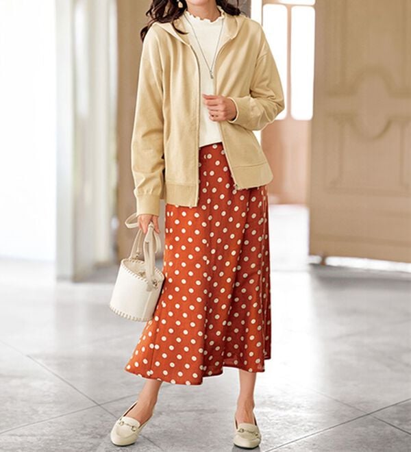 BELLUNA（ベルーナ）の「麻混素材ドット柄フレアースカート（ロングスカート）」｜詳細画像