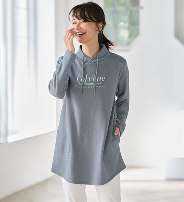 BELLUNA（ベルーナ）の「衿デザイン裏起毛ロゴチュニック（チュニック）」｜詳細画像