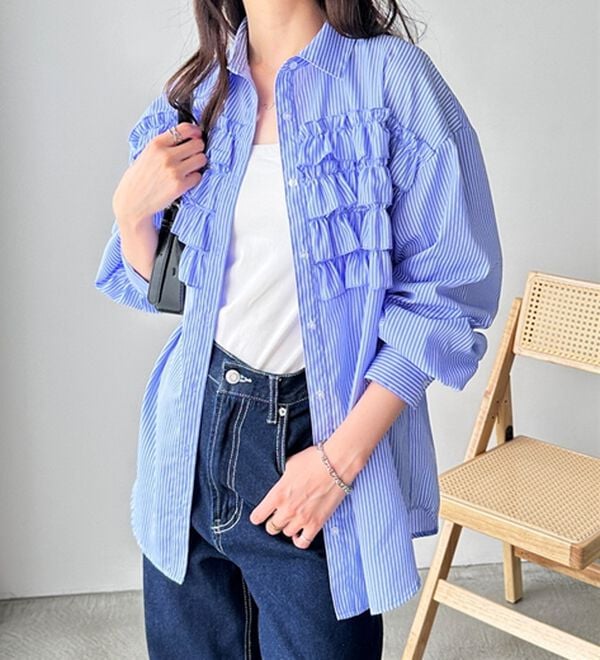 GeeRA（ジーラ）の「フリルドッキングオーバーサイズシャツ（シャツ）」｜詳細画像