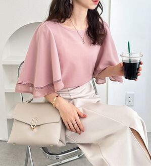 GeeRA（ジーラ）の「シアー切替フレアー袖Ｔブラウス（ブラウス）」｜ピンクベージュ