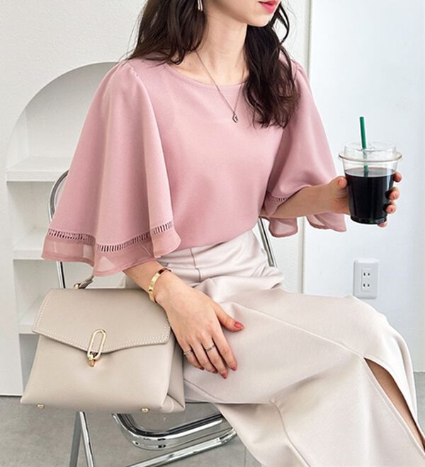 GeeRA（ジーラ）の「シアー切替フレアー袖Ｔブラウス（ブラウス）」｜ピンクベージュ