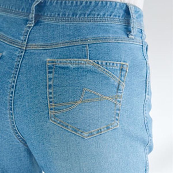 BELLUNA（ベルーナ）の「細見せ！セミフレアーデニムパンツ（フルレングスパンツ）」｜詳細画像