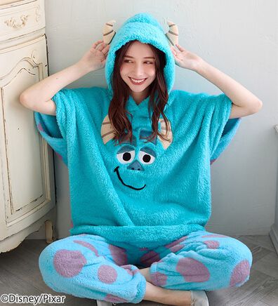 BELLUNA（ベルーナ）の「＜Ｄｉｓｎｅｙ＞【モンスターズ・インク（サリー）】両面ボアポンチョ（パジャマ・ルームウェア）」