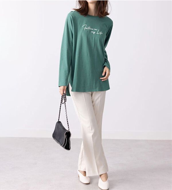 BELLUNA（ベルーナ）の「キレイ見え綿１００％素材ロゴプルオーバー（カットソー）」｜詳細画像