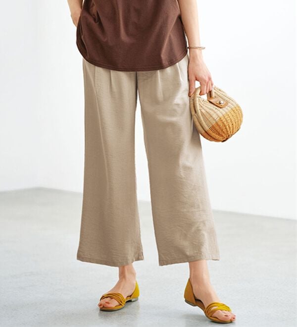 BELLUNA（ベルーナ）の「麻調素材タック使いワイドパンツ（ワイドパンツ・ガウチョ）」｜アイボリー
