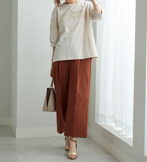 BELLUNA（ベルーナ）の「ケミカルレース使い華やかプルオーバー（カットソー）」｜詳細画像