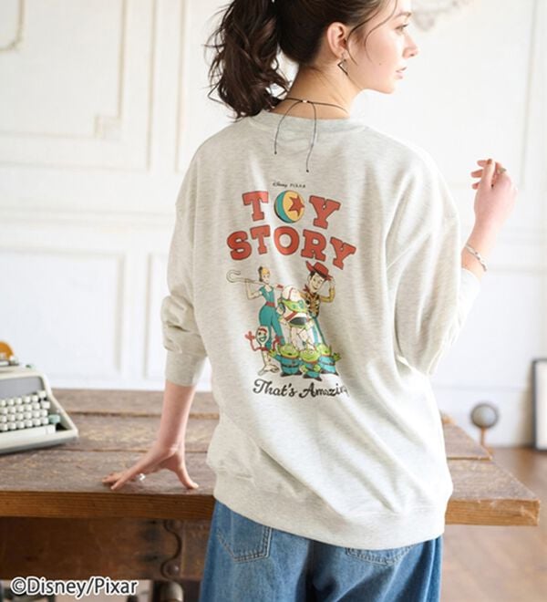 BELLUNA（ベルーナ）の「＜Ｄｉｓｎｅｙ＞【トイ・ストーリー】バックプリントトレーナー（トレーナー・スウェット）」｜オートミール