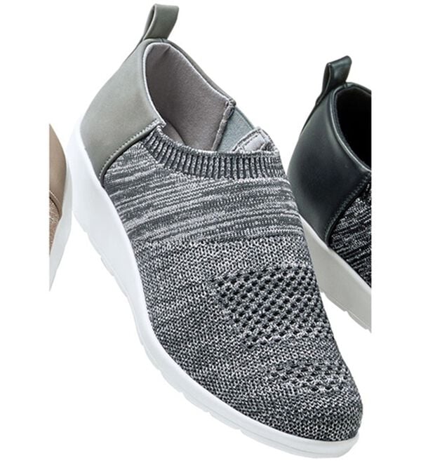 BELLUNA（ベルーナ）の「ニット素材軽量柔らかクッションシューズ（スリッポン）」｜グレー