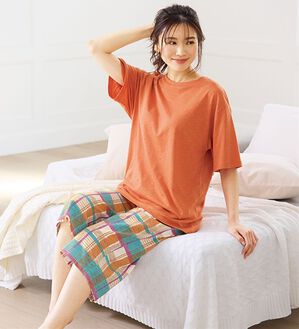 LAVIENNE（ラヴィエンヌ）の「ゆる涼カットソールームウェア（パジャマ・ルームウェア）」｜オレンジ系チェック柄