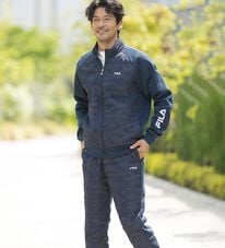 「〈フィラ〉ハイブリッドダウンアクティブスーツ（ビジネススーツ）」