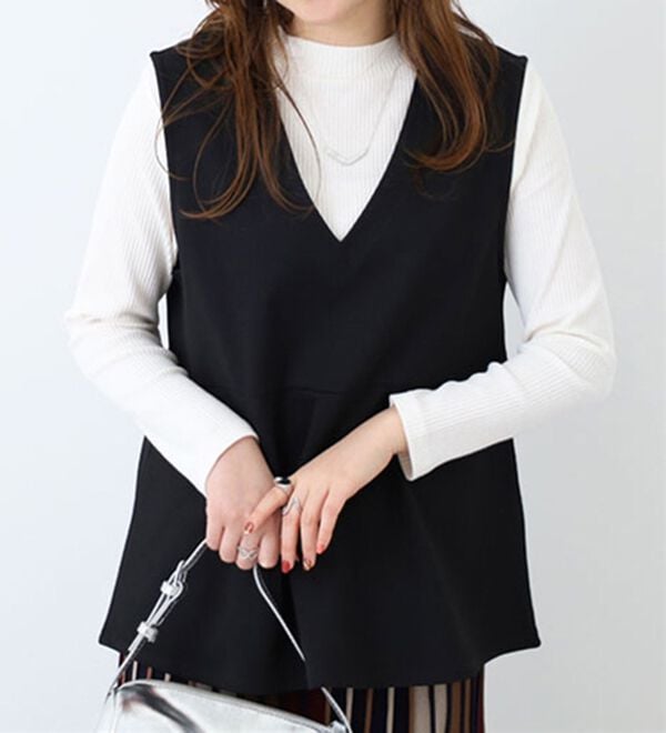 BELLUNA（ベルーナ）の「ペプラム切替ベストアンサンブル（アンサンブル）」｜黒系