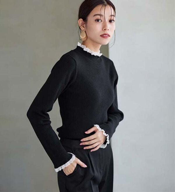 Pierrot（ピエロ）の「レース付ハイネックリブニット（ニット・セーター）」｜詳細画像