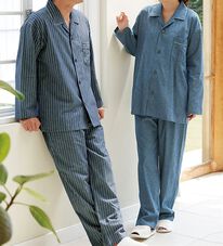 「日本製柔らか素材のデニム調パジャマ（メンズルームウェア）」
