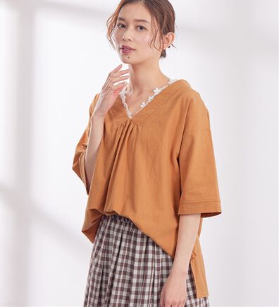 Viola e Viola（ヴィオラ エ ヴィオラ）の「綿１００％Ｖネックブラウス（ブラウス）」