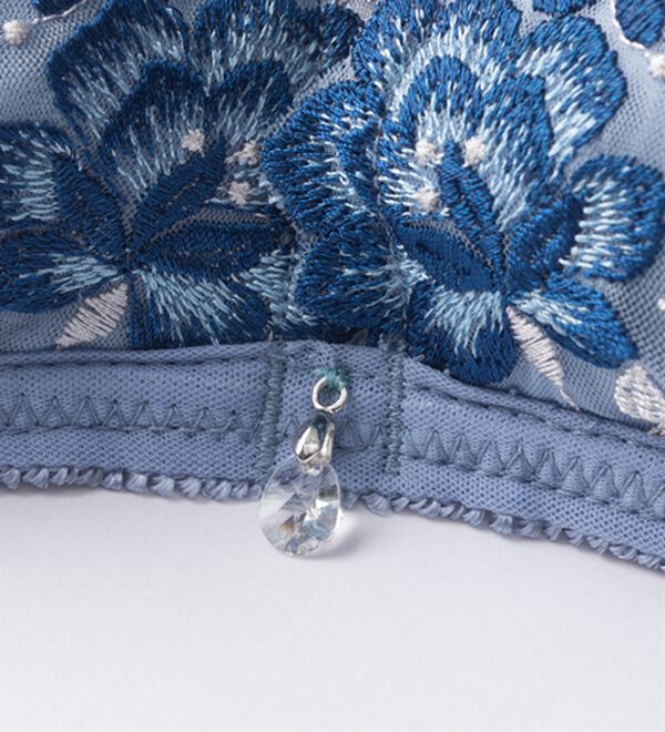 YU'NOW（ユナウ）の「ぷるるん谷間のノンワイヤーブラ＆ショーツ（ブラジャー＆ショーツセット）」｜詳細画像