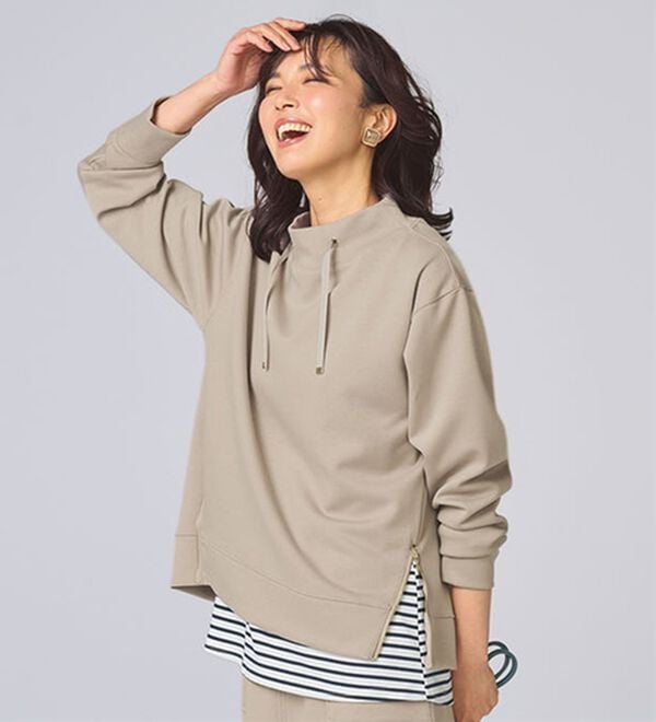 BELLUNA（ベルーナ）の「なめらかタッチ！もっちりん裾ジッププルオーバー（カットソー）」｜グレージュ