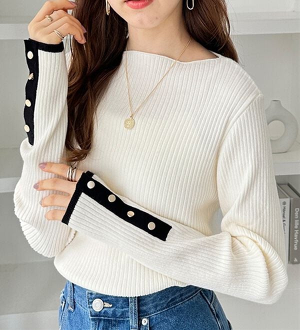 GeeRA（ジーラ）の「袖口ボタン配色ボートネックリブニット（ニット・セーター）」｜詳細画像