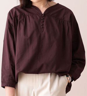 BELLUNA（ベルーナ）の「ギャザー使いドルマンデザインブラウス（ブラウス）」｜パープル
