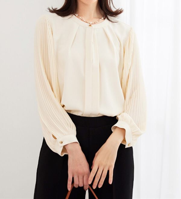 BELLUNA（ベルーナ）の「＜セレモニースタイル＞袖プリーツデザインブラウス（ブラウス）」｜詳細画像